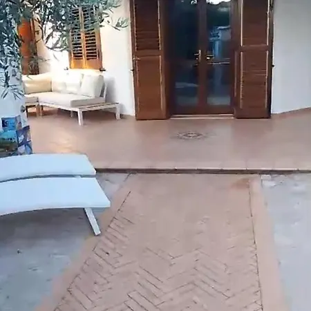 Amanda *